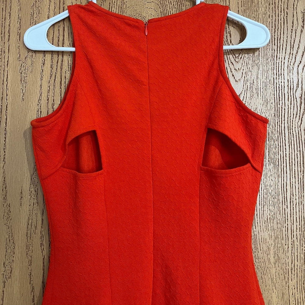 Gianni Bini Women’s Vibrant Orange Sheath Textured Dress w/ Cutout Back Sz-XS - Picture 4 of 7